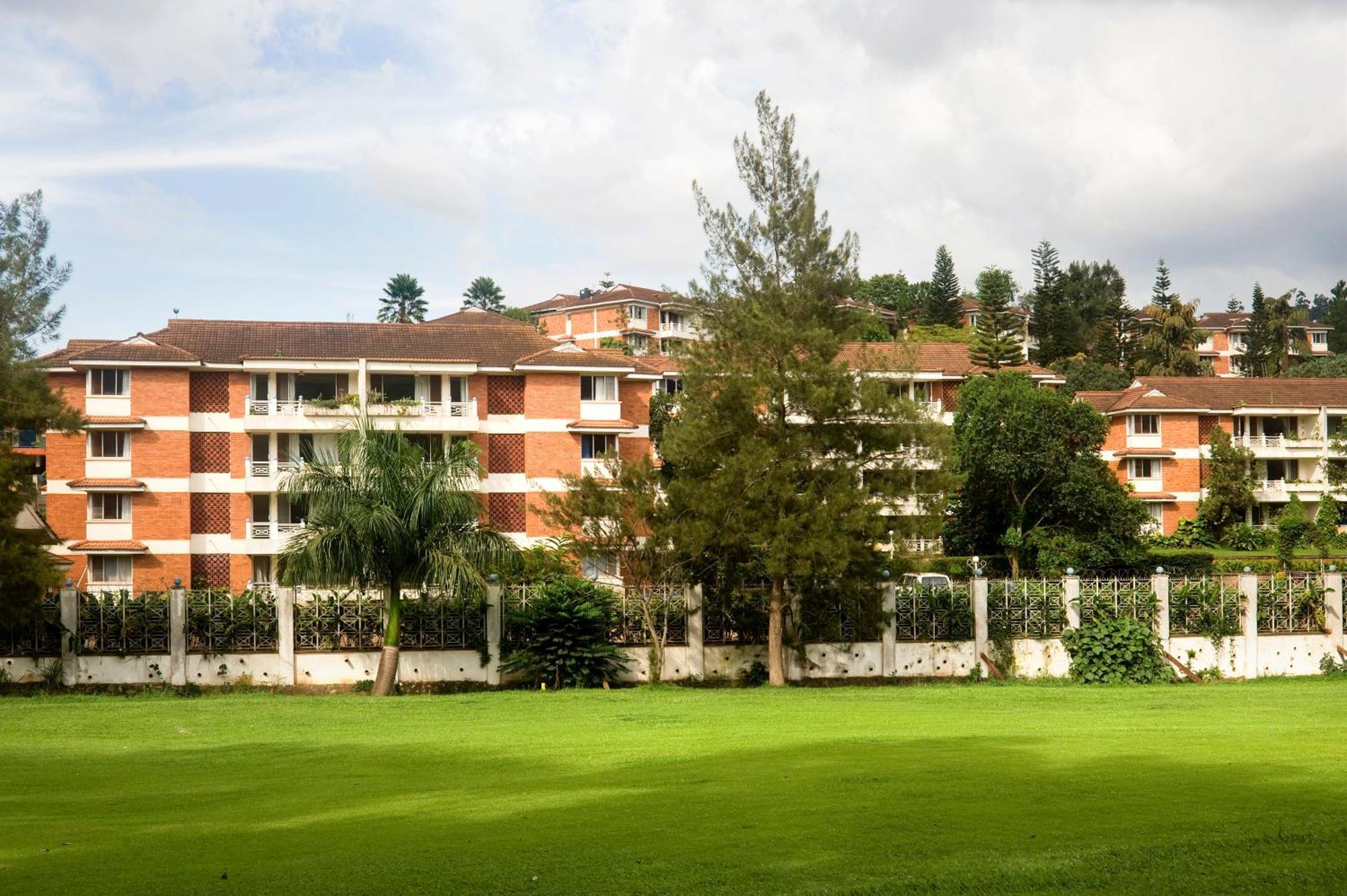 Golf Course Apartments Kampala Bagian luar foto