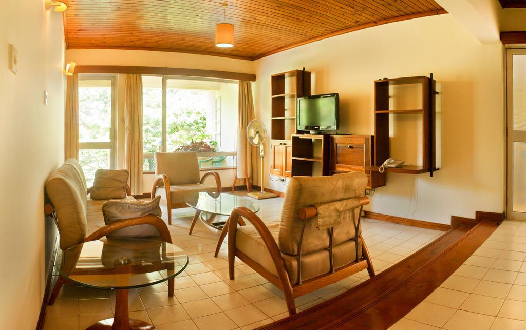 Golf Course Apartments Kampala Bagian luar foto