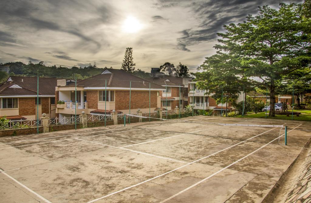Golf Course Apartments Kampala Bagian luar foto
