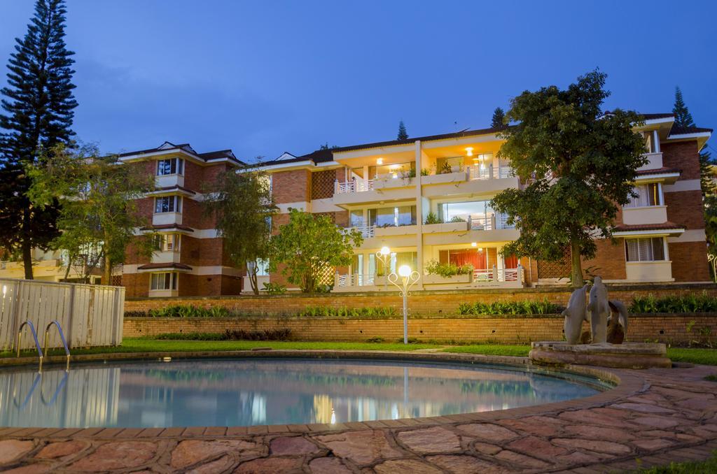 Golf Course Apartments Kampala Bagian luar foto