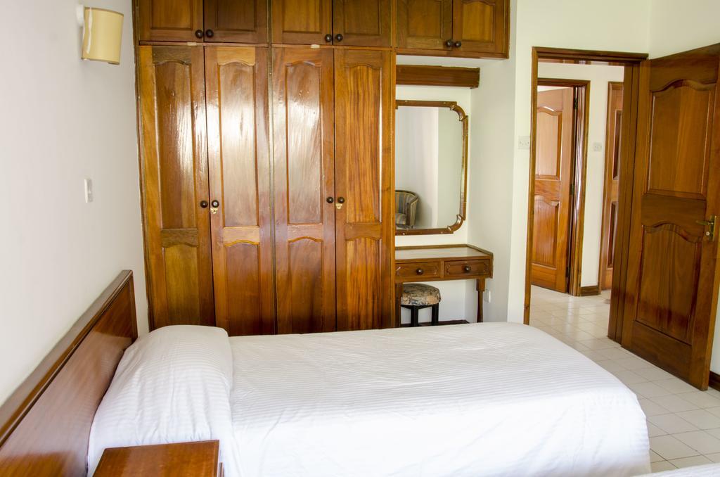 Golf Course Apartments Kampala Bagian luar foto