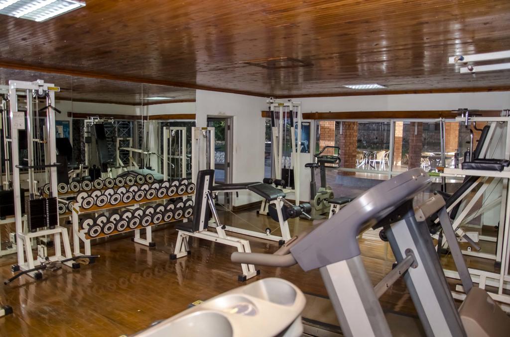 Golf Course Apartments Kampala Bagian luar foto