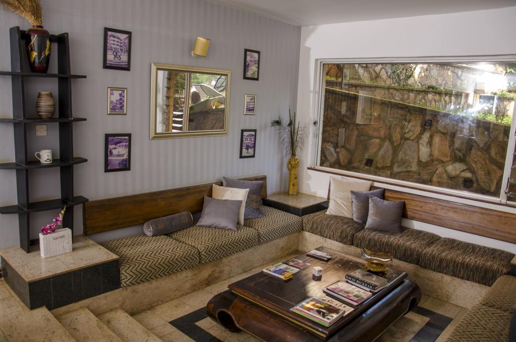Golf Course Apartments Kampala Bagian luar foto