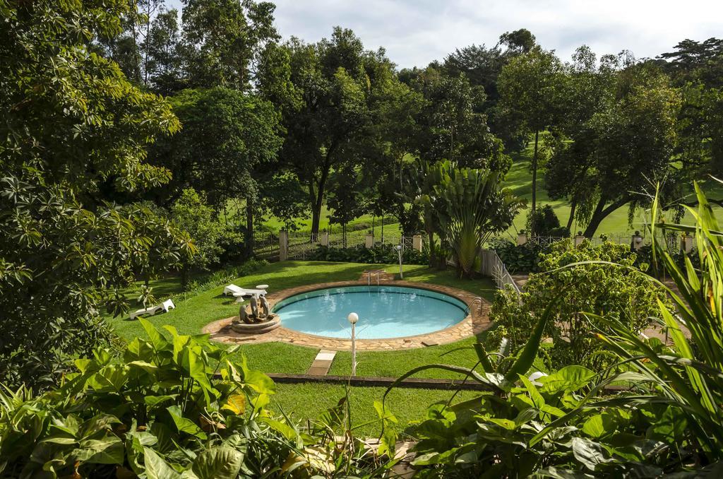 Golf Course Apartments Kampala Bagian luar foto