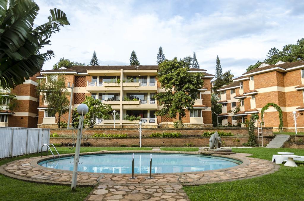 Golf Course Apartments Kampala Bagian luar foto